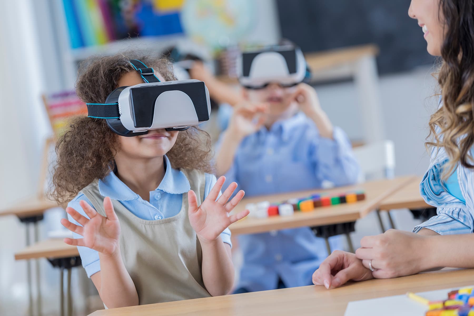 Educate children in a virtual reality simulation
